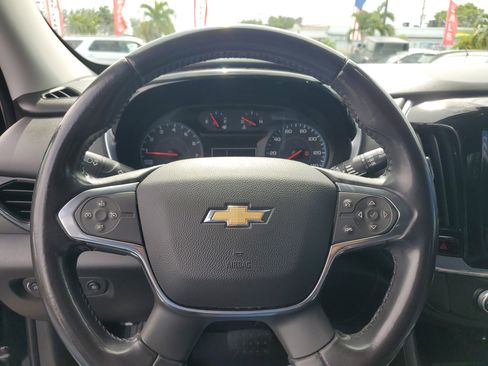Used 2018 Chevrolet Traverse LT image 16
