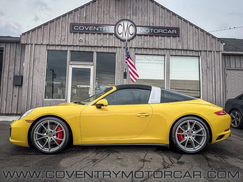 Used 2017 Porsche 911 Targa 4S image 2