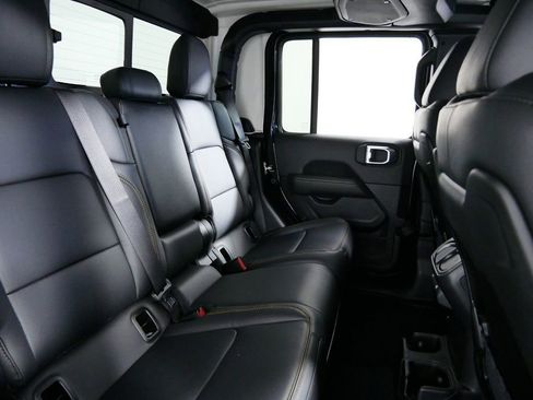 Used 2024 Jeep Gladiator Sport w/ Premium Package image 27