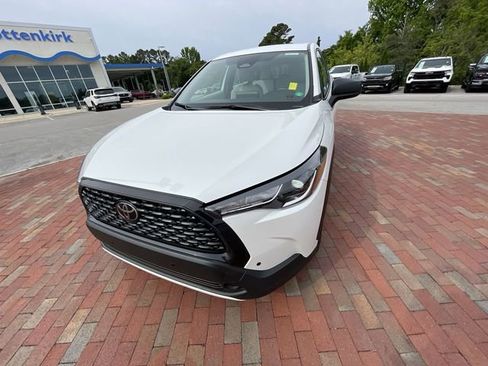 Used 2023 Toyota Corolla Cross L FWD image 21
