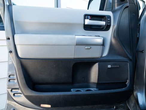 Used 2019 Toyota Sequoia Limited w/ Safety & Convenience Package AWD/4WD image 33