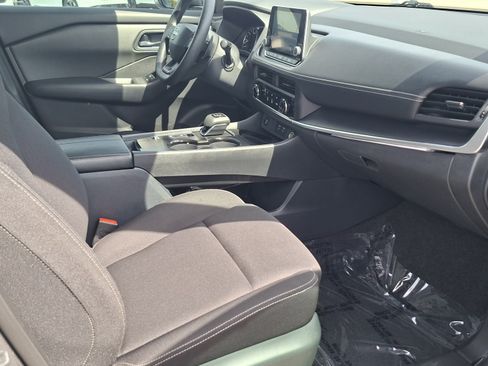 Certified 2025 Nissan Rogue S FWD image 23
