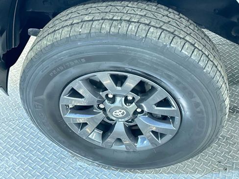 Used 2021 Toyota Tacoma SR5 image 10