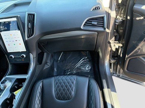Used 2024 Ford Edge Titanium image 18
