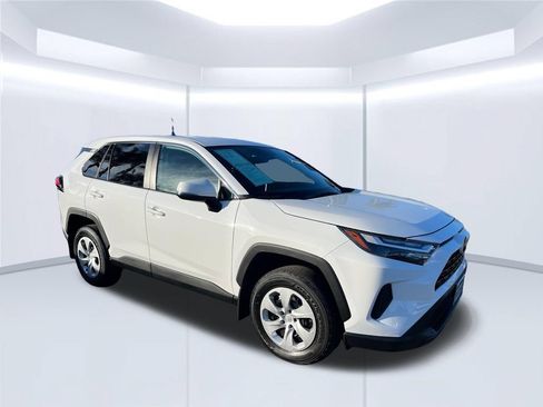 Used 2025 Toyota RAV4 LE FWD image 7