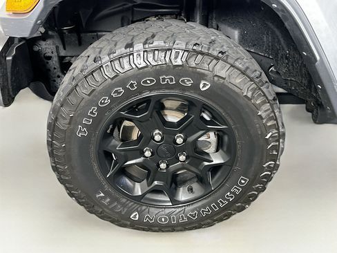 Used 2023 Jeep Wrangler Unlimited w/ Cold Weather Group AWD/4WD image 11