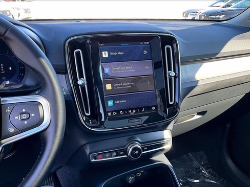 Used 2023 Volvo XC40 B5 Plus w/ Driver Assist Package image 7