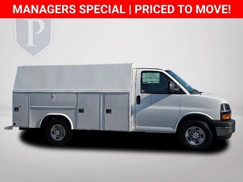 New 2025 Chevrolet Express 3500 w/ Power Convenience Package image 4