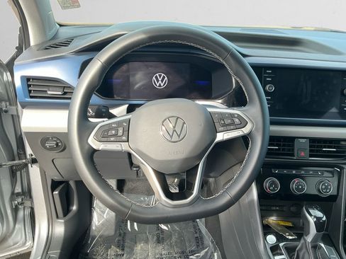 Used 2023 Volkswagen Taos SE w/ Panoramic Sunroof Package AWD/4WD image 12