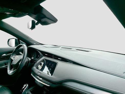 Used 2023 Cadillac XT4 Premium Luxury w/ Technology Package FWD image 20