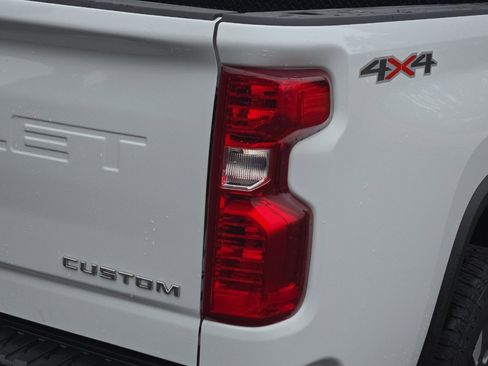 Used 2024 Chevrolet Silverado 2500 Custom w/ Custom Convenience Package image 26