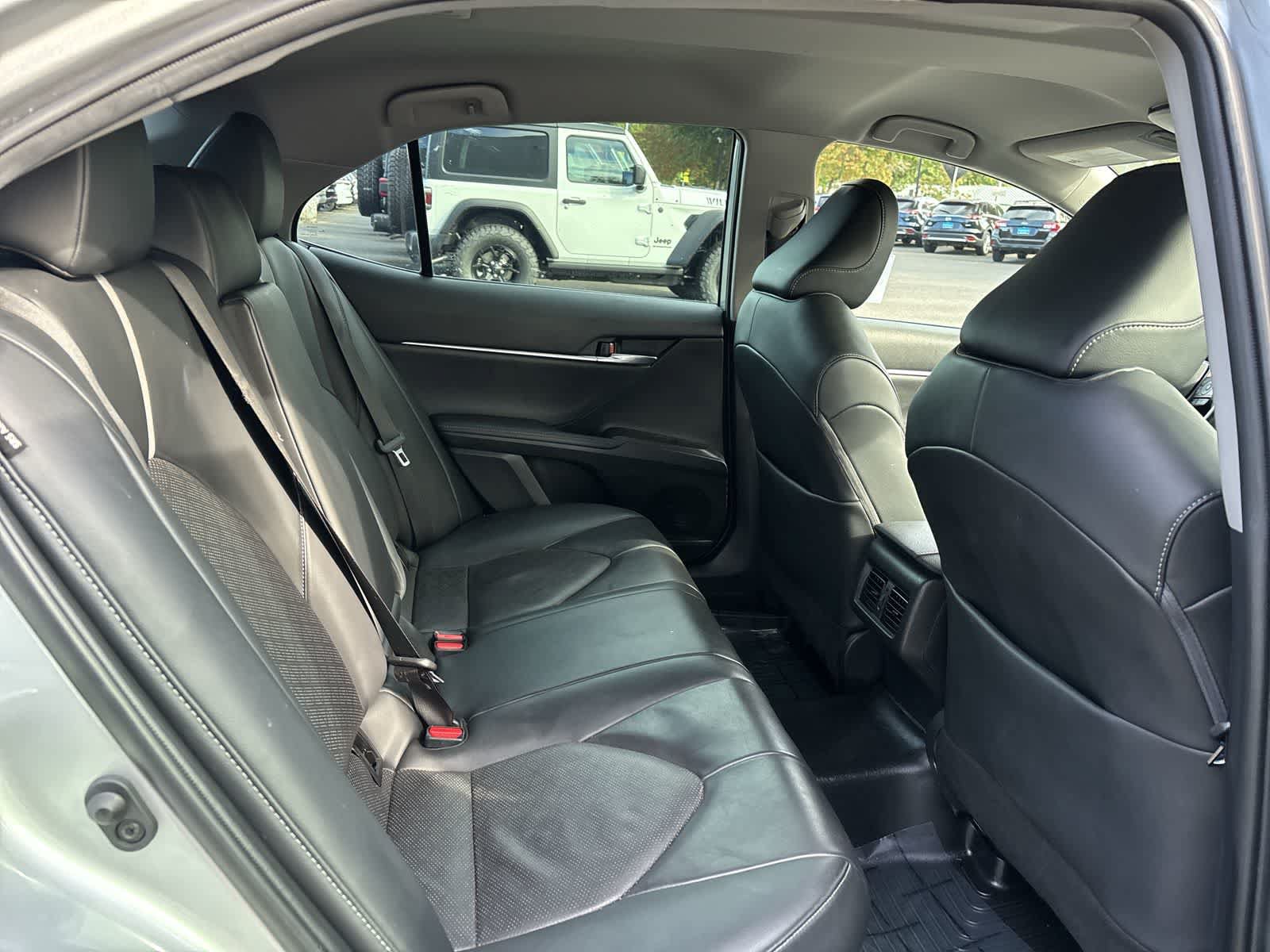 Used 2022 Toyota Camry XSE FWD image 7