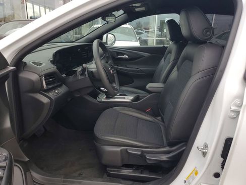 Used 2025 Buick Envista Preferred image 12