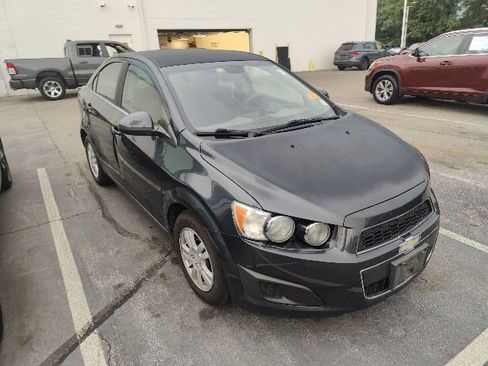 Used 2014 Chevrolet Sonic LT FWD image 18