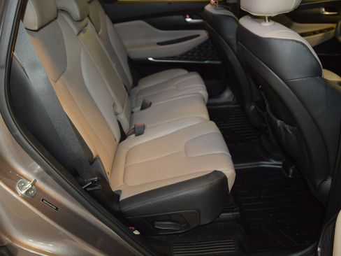 Used 2019 Hyundai Santa Fe Limited FWD image 12
