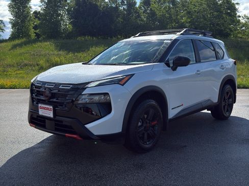 New 2026 Nissan Rogue SV AWD/4WD image 2