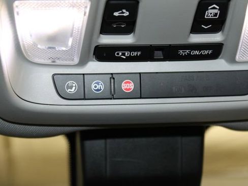Used 2020 Chevrolet Equinox Premier AWD/4WD image 37