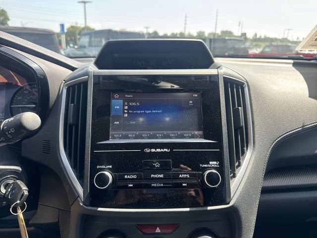Used 2020 Subaru Crosstrek 2.0i AWD/4WD image 16