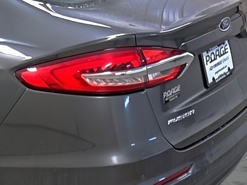 Used 2019 Ford Fusion SE image 10