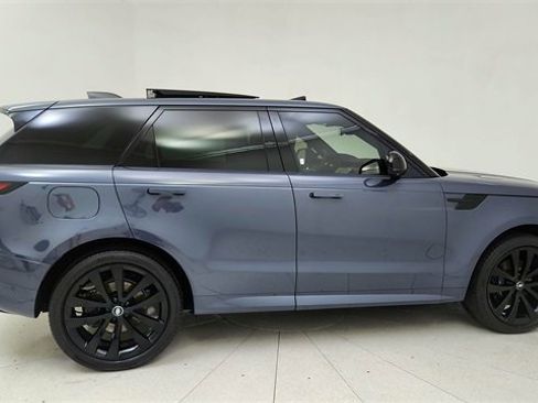 Used 2025 Land Rover Range Rover Sport Dynamic SE image 6