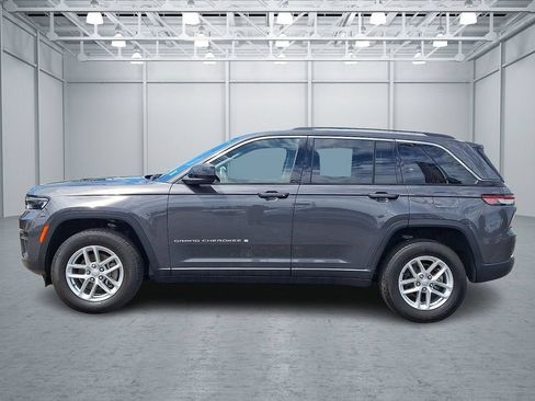 Used 2024 Jeep Grand Cherokee Laredo X AWD/4WD image 9