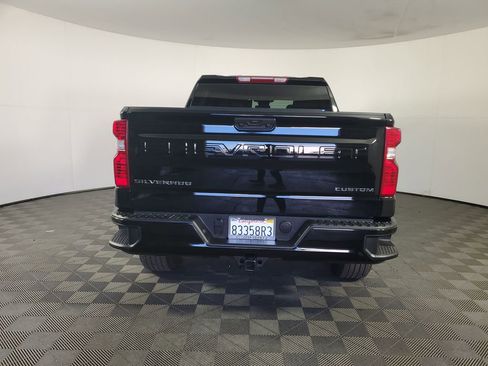 Used 2022 Chevrolet Silverado 1500 Custom image 5