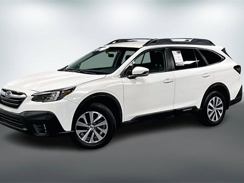 Used 2020 Subaru Outback Premium image 3