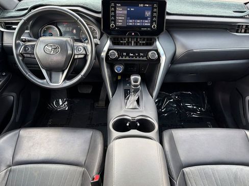 Used 2021 Toyota Venza XLE w/ Carpet Mat Package (TMS) image 10