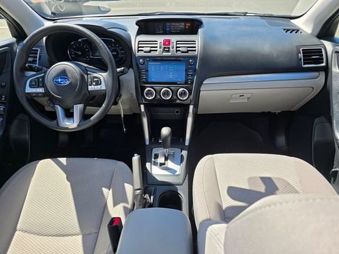 Used 2017 Subaru Forester 2.5i Premium AWD/4WD image 21