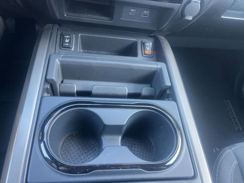 Used 2024 Nissan Titan SV w/ SV Bronze Edition Package image 19