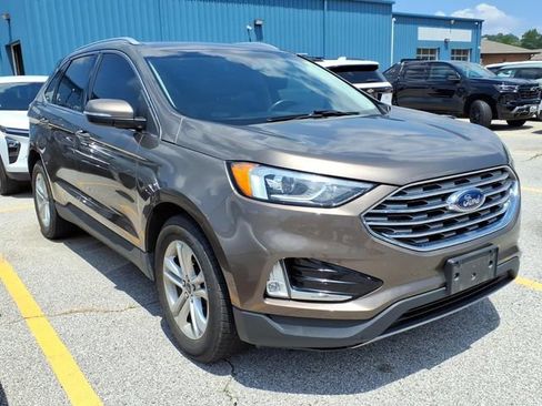 Used 2019 Ford Edge SEL w/ Equipment Group 201A AWD/4WD image 4