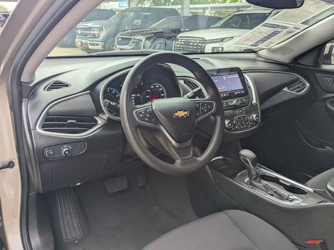 Certified 2022 Chevrolet Malibu LT FWD image 4