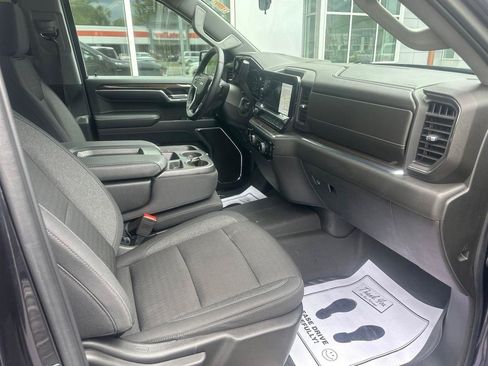 Used 2024 Chevrolet Silverado 1500 LT w/ Z71 Off-Road Package AWD/4WD image 13