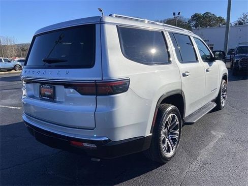 Used 2025 Jeep Wagoneer Series II image 17