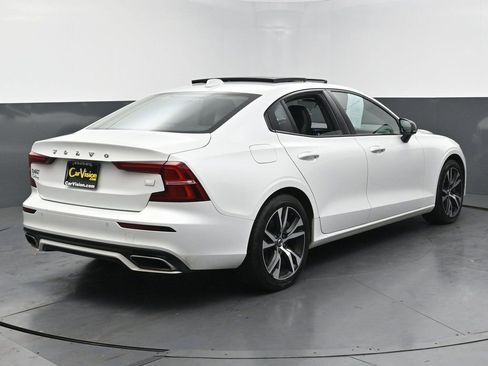 Used 2022 Volvo S60 T8 Inscription image 5