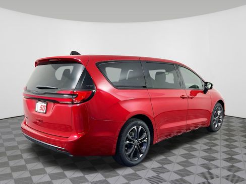 New 2026 Chrysler Pacifica Select FWD image 31