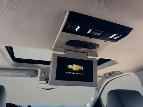 Used 2018 Chevrolet Suburban Premier AWD/4WD image 25