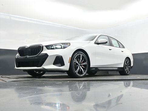 New 2026 BMW 530i 530i w/ M Sport Package image 38