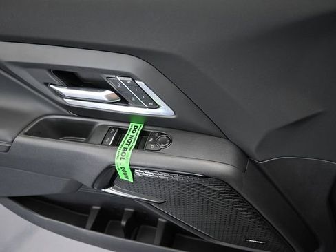 New 2025 Chevrolet Silverado EV LT AWD/4WD image 38