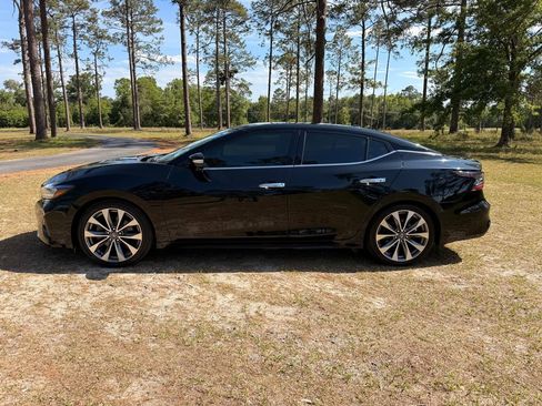 Used 2021 Nissan Maxima Platinum FWD image 2