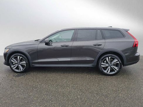 Certified 2025 Volvo V60 B5 Cross Country Plus AWD/4WD image 7