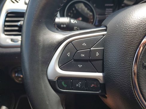 Certified 2018 Jeep Compass Latitude w/ Popular Equipment Group FWD image 18