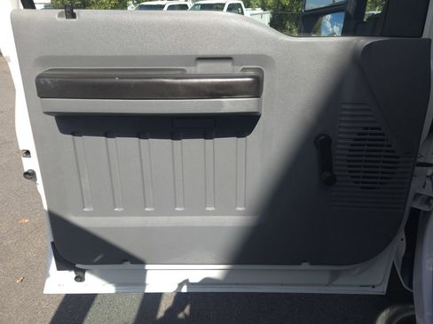 Used 2011 Ford F250 XL w/ Skid Plate Pkg AWD/4WD image 11