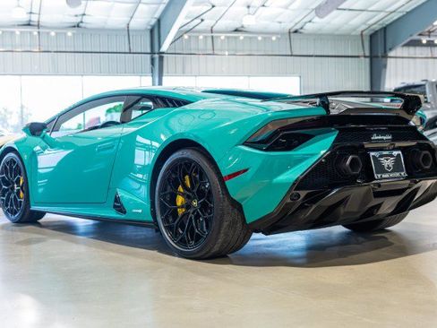Used 2023 Lamborghini Huracan Tecnica RWD image 4
