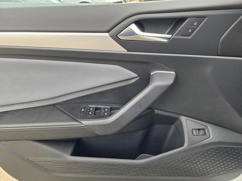 New 2026 Volkswagen Jetta SE FWD image 8