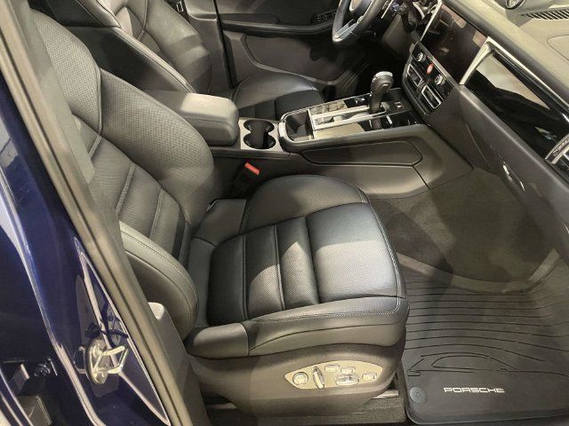 Certified 2026 Porsche Macan Turbo AWD/4WD image 24
