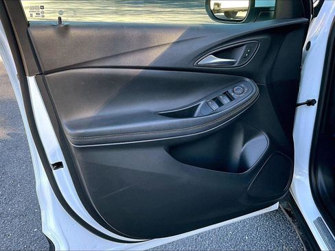 Used 2021 Buick Encore GX Select image 15