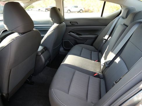 Used 2023 Nissan Altima 2.5 SV image 11