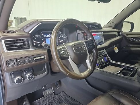 Used 2021 GMC Yukon Denali w/ Denali Premium Package image 15