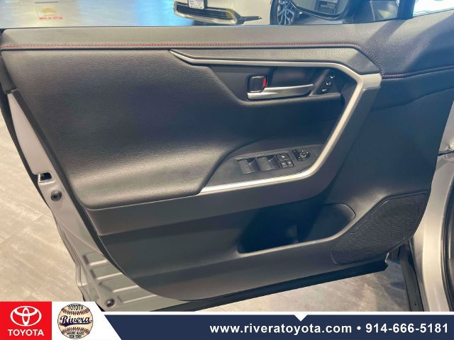 Certified 2025 Toyota RAV4 XSE w/ Premium Package AWD/4WD image 17